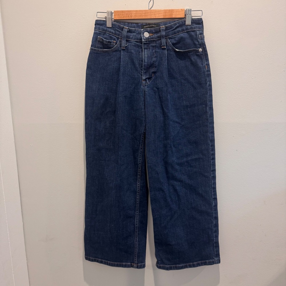 Banana Republic Dark Wash High-Rise Pleated Wide Leg Crop Jeans | Size 25/0